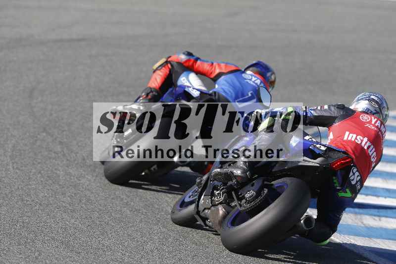 /Archiv-2024/02 29.01.-02.02.2024 Moto Center Thun Jerez/Gruppe rot-red/backside